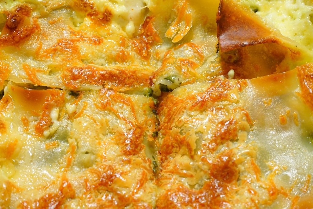 Nudelauflauf mit Käse überbacken